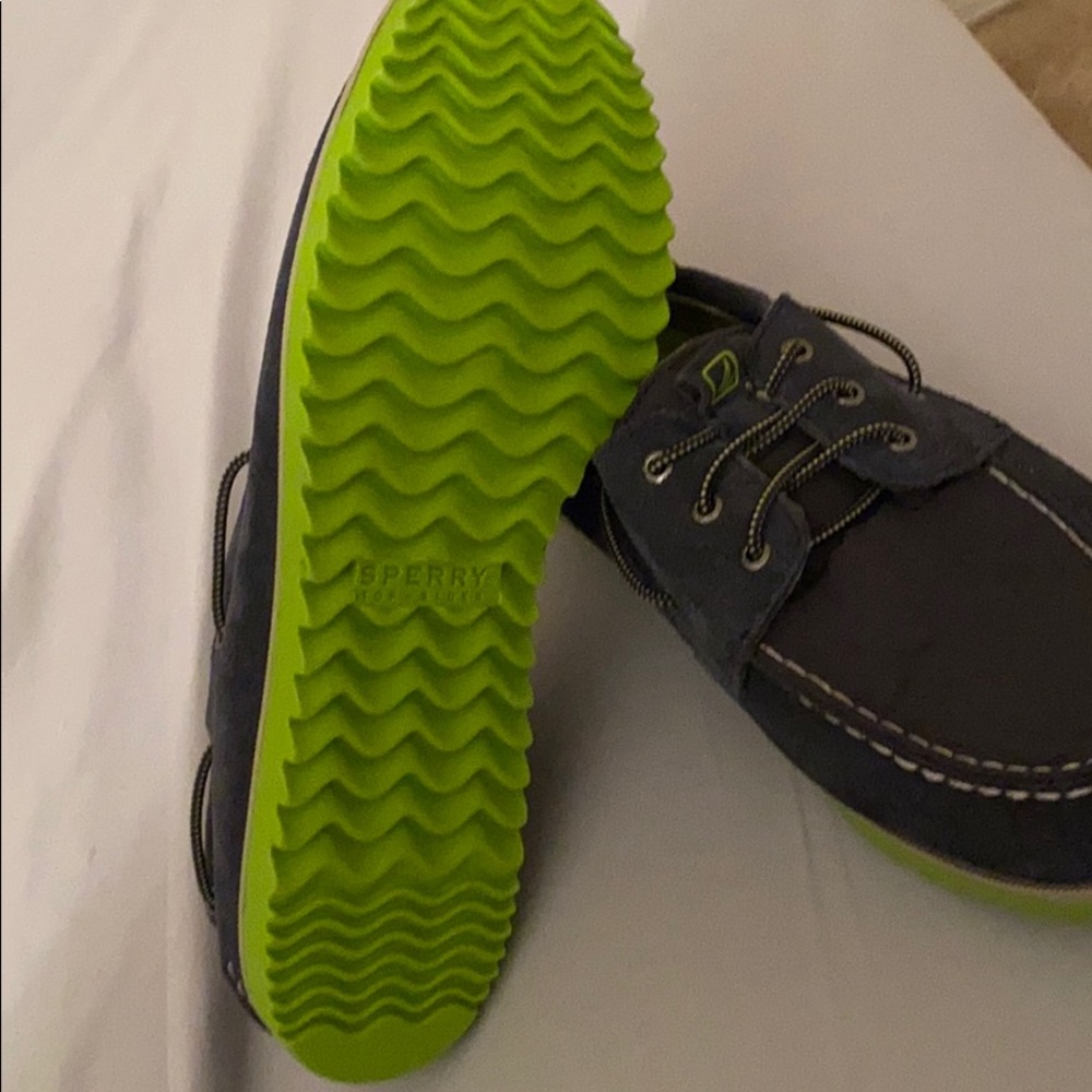 Sperry Top Sider Shoes size 6  boys